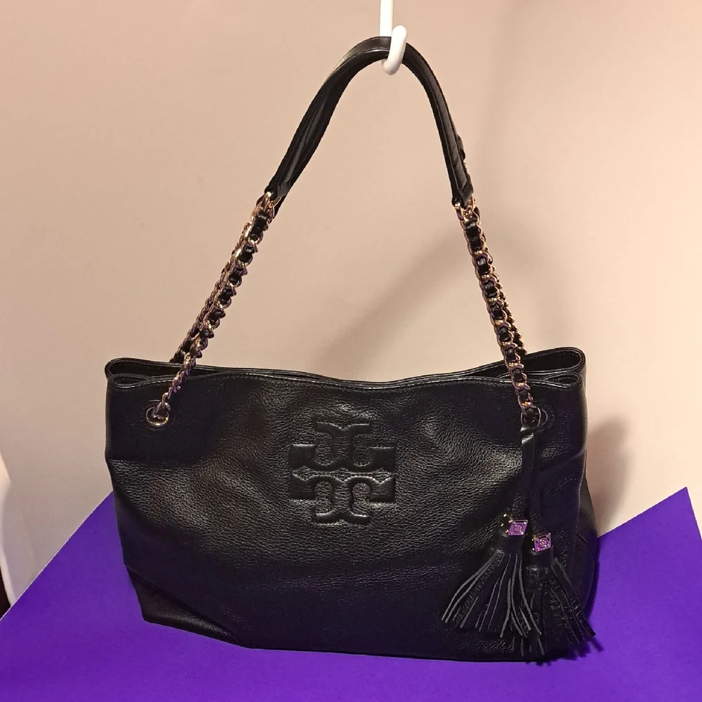 Tory Burch Thea Slouchy Chain Tote Beautiful🖤 - Picture 2 of 13